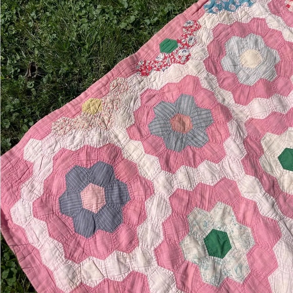 Vintage Grandmas Flower Garden 1940s Patchwork Tattered Farmhouse Toile Backing - Picture 4 of 10